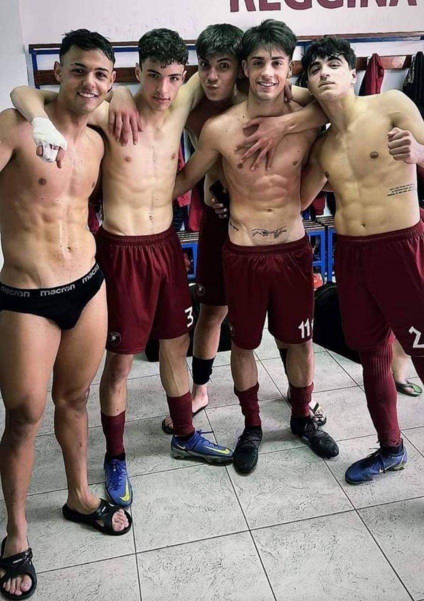 straight boys in the locker room twink porn tube guys - 193765141.jpg